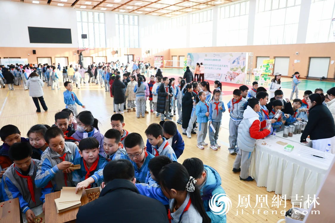 图集丨长春中医药大学附属第三临床医院“健康市集”进校园，沉浸式体验助力文化“破圈”