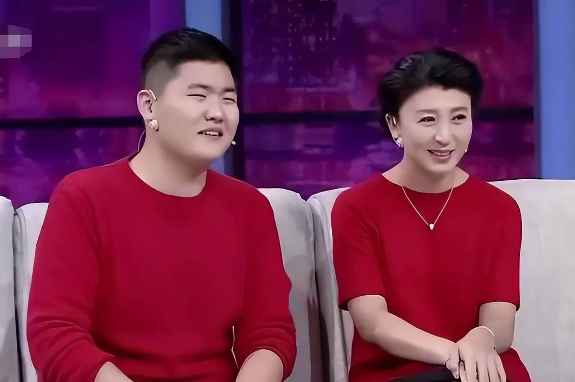 闫学晶与儿子林傲霏