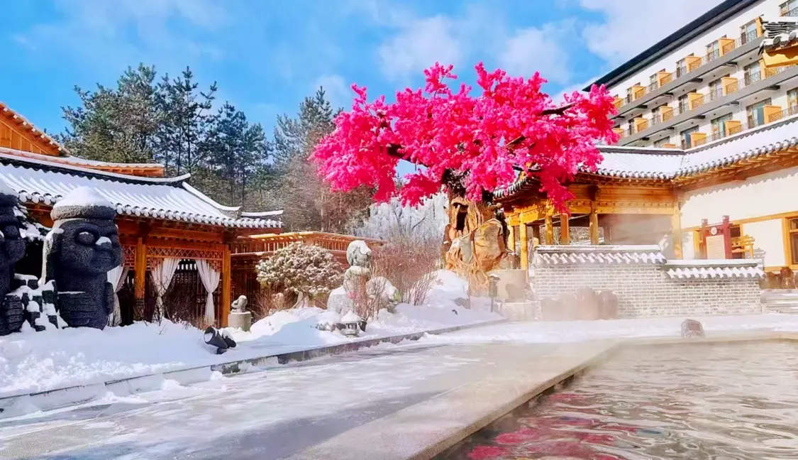 琵岩山温泉古村落