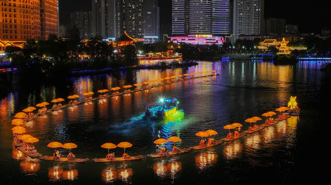 贵州铜仁丰富的夜间文化活动