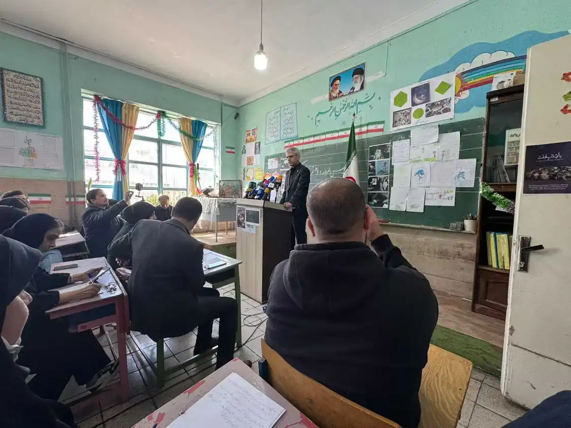 凤凰女记者战地日记丨德黑兰的春天已经来了，可这座城市的空气里，满是硝烟和烧焦的味道