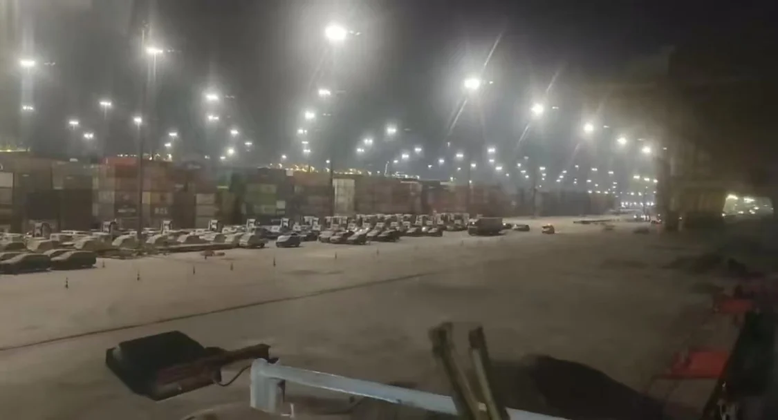 阿联酋杰贝阿里港。受访者供图