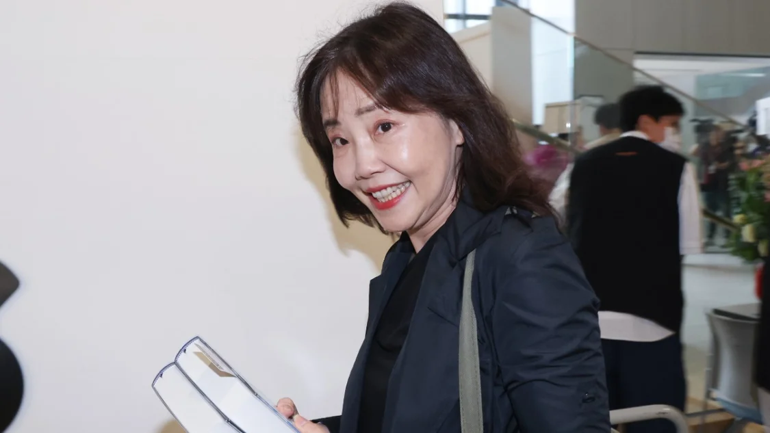 人物丨郑丽文访陆随行的国民党高层都有谁？