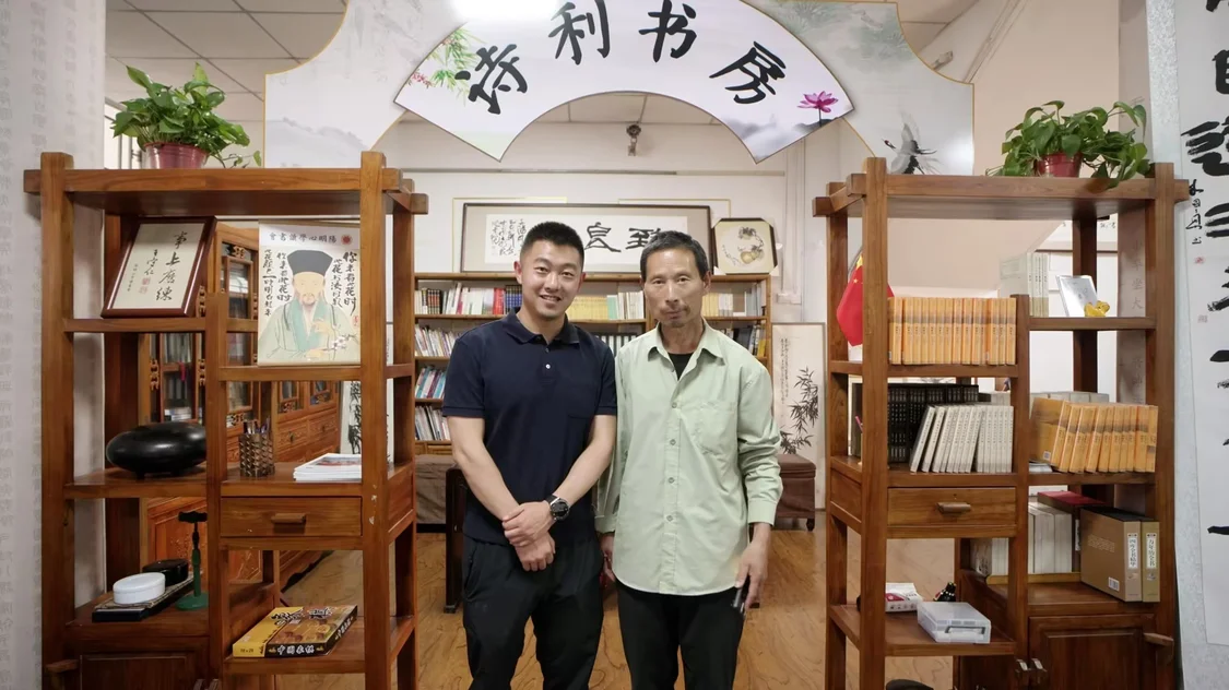 共赴一场跨越山海的阅读接力，荣恒教育致敬热爱阅读的“工地大叔”