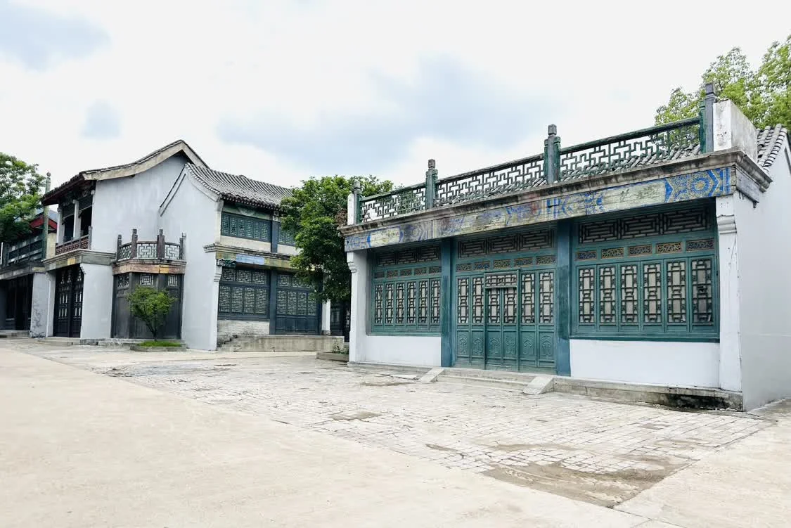 AI大潮中的横店：演员刚走红就无戏可拍