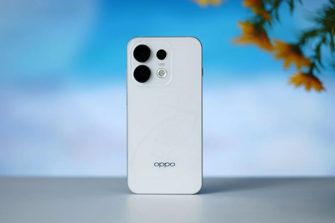 OPPO Reno16系列发布:首创3D冰透悬浮工艺