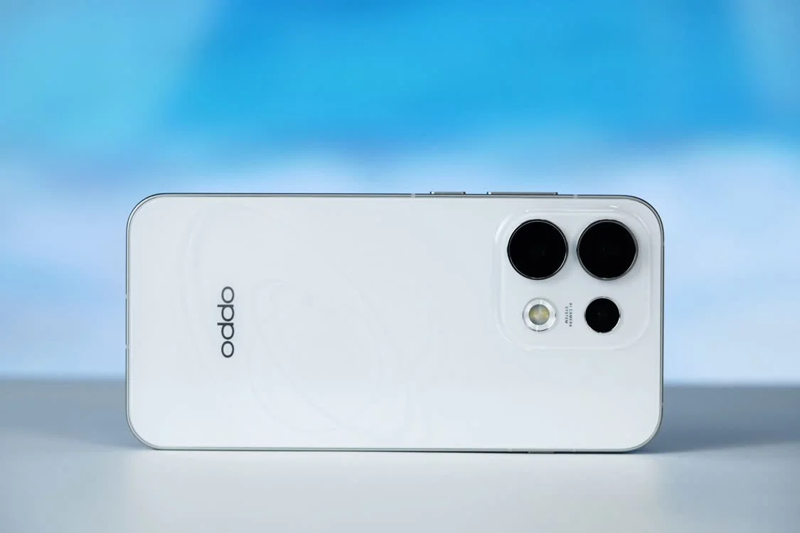 OPPO Reno16系列发布:首创3D冰透悬浮工艺