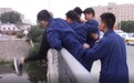 男孩与家人闹矛盾欲跳河 南阳消防速营救