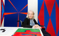 这位老太太104岁终于办了户外首展，81岁时卖掉首幅画