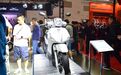 300cc的欧系踏板比亚乔BEVERLY S 300亮相，预计年底上市
