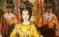 元春省亲一回，先后有两处伏笔，暗示她已选中宝钗