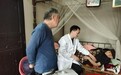 ​​​益阳：锋伢子 我们村的好医生