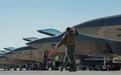 11架F-22战机远征澳大利亚 “护身佩剑”指向何方？