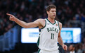 大洛佩斯本赛季159记三分150次封盖，NBA历史首位