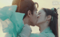 新白娘子中的小青献荧幕初吻，镜头前甜甜的戏，背后满满全是害羞