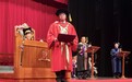 林郑月娥为清华大学校长邱勇颁授特殊学位