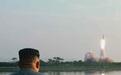 朝鲜公布25日进行导弹射击画面 金正恩亲临现场观看
