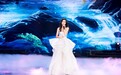 Angelababy首登元旦晚会 白裙朱唇道尽《女儿情》