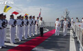 中国舰队到访马尼拉 菲律宾国防部长登舰参观