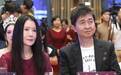 付笛生全家近照，任静面部僵硬好吓人，儿子名字个性