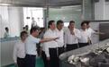 农业农村部部长到何氏水产亲睹珠海大航活鱼分选机的风采