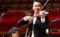 小提琴家演奏中国古典音乐 满满都是年味