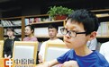 郑州坚强男孩的12年求学路 父亲：背起你我无怨无悔