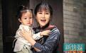 “拼命夫妻”岳丽娜郭靖宇 携女儿来拍戏