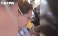 印尼亚航客机急坠7千米 空姐走廊奔跑吓坏乘客