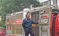 一个年过花甲的老头，自制房车，牵手媳妇去自驾，惊动710万人！