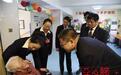 新疆奎屯市人大代表走进养老院送温暖