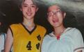 王祖贤中学打篮球照曝光，逆天大长腿抢眼，被演员耽误的女运动员