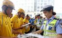 济南外卖小哥签安全责任书，承诺不再“野蛮赶路”
