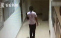 3岁娃顶烈日看望工作的妈妈:不打扰你 亲亲我就走