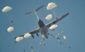 俄国防部高调公布空降部队，伞花铺天盖地，展示世界最强伞兵