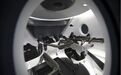 SpaceX展示未来感十足的极简主义载人龙飞船内部设计