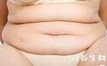 腹部赘肉叠三层？去厨房拿一个萝卜一片姜，20天后瘦的肚子立马平