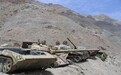 阿富汗不愧是帝国坟墓 苏军留下的坦克残骸随处可见