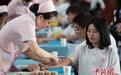 中国无偿献血人次20年连增 为何仍有人存献血误区？