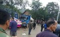 湖南邵阳县一大货车冲入送葬人群，致2人当场死亡13人受伤