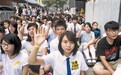 香港学生侮辱国歌 校长质问：在外有难找谁求救？
