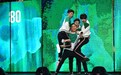 浙江年中盛典：王俊凯获周杰伦夸赞 全场缅怀黄家驹
