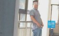 山东一高校教室门口现变态男 裸露下体做不雅动作