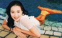 时隔28年，钟丽缇重现美人鱼造型，如今51岁傲人身材不输当年