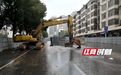 长沙雨花区桂花路路面出现塌孔 官方：不影响地铁施工