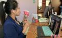 电商扶残助农 宁夏残疾女孩做起带货主播