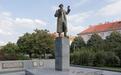 捷克拆苏联元帅雕像树立苏联叛徒雕像 辱俄背后的历史宿怨
