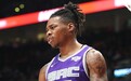 状态火热！霍姆斯全场14中11砍28分创生涯新高