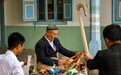 新疆疏附乐器村：500余村民靠制作乐器走上致富路