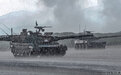罕见！雨中“富士综合火力演习”10式坦克与16式战车亮相